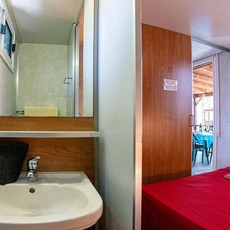 Camping Village Punta Navaccia Tuoro sul Trasimeno Bagian luar foto
