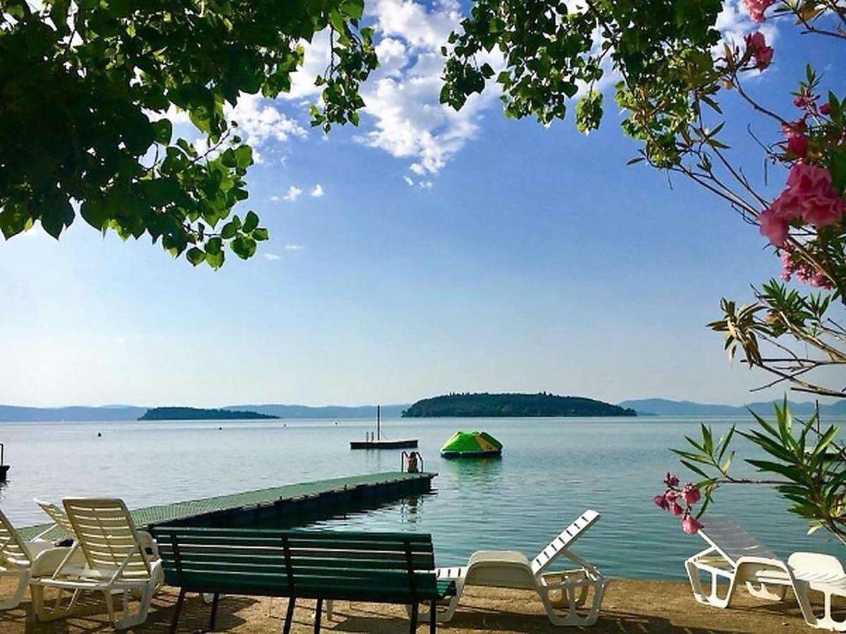 Camping Village Punta Navaccia Tuoro sul Trasimeno Bagian luar foto