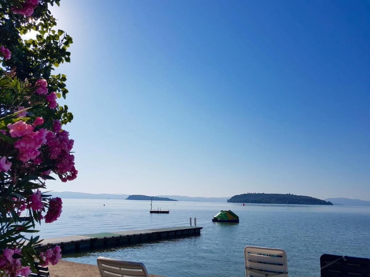 Camping Village Punta Navaccia Tuoro sul Trasimeno Bagian luar foto