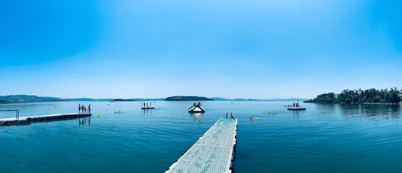 Camping Village Punta Navaccia Tuoro sul Trasimeno Bagian luar foto