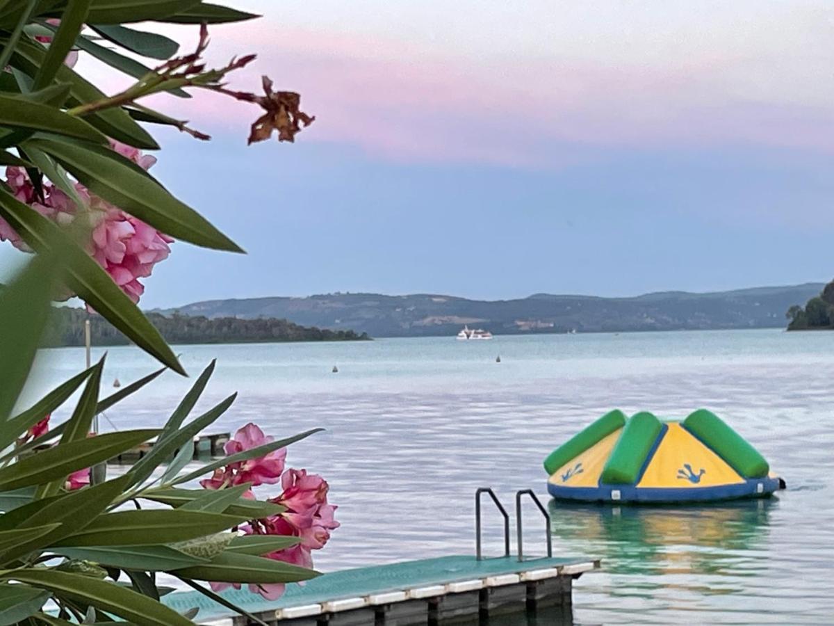 Camping Village Punta Navaccia Tuoro sul Trasimeno Bagian luar foto