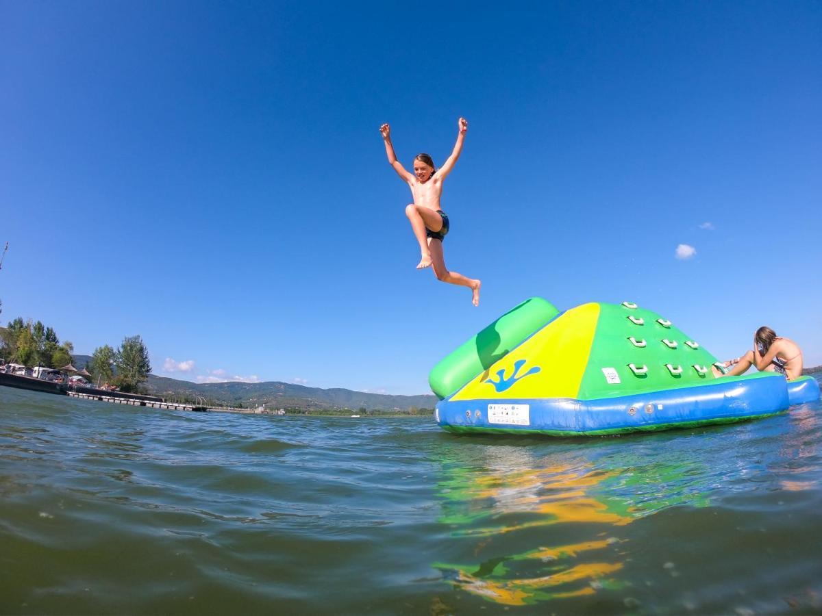 Camping Village Punta Navaccia Tuoro sul Trasimeno Bagian luar foto