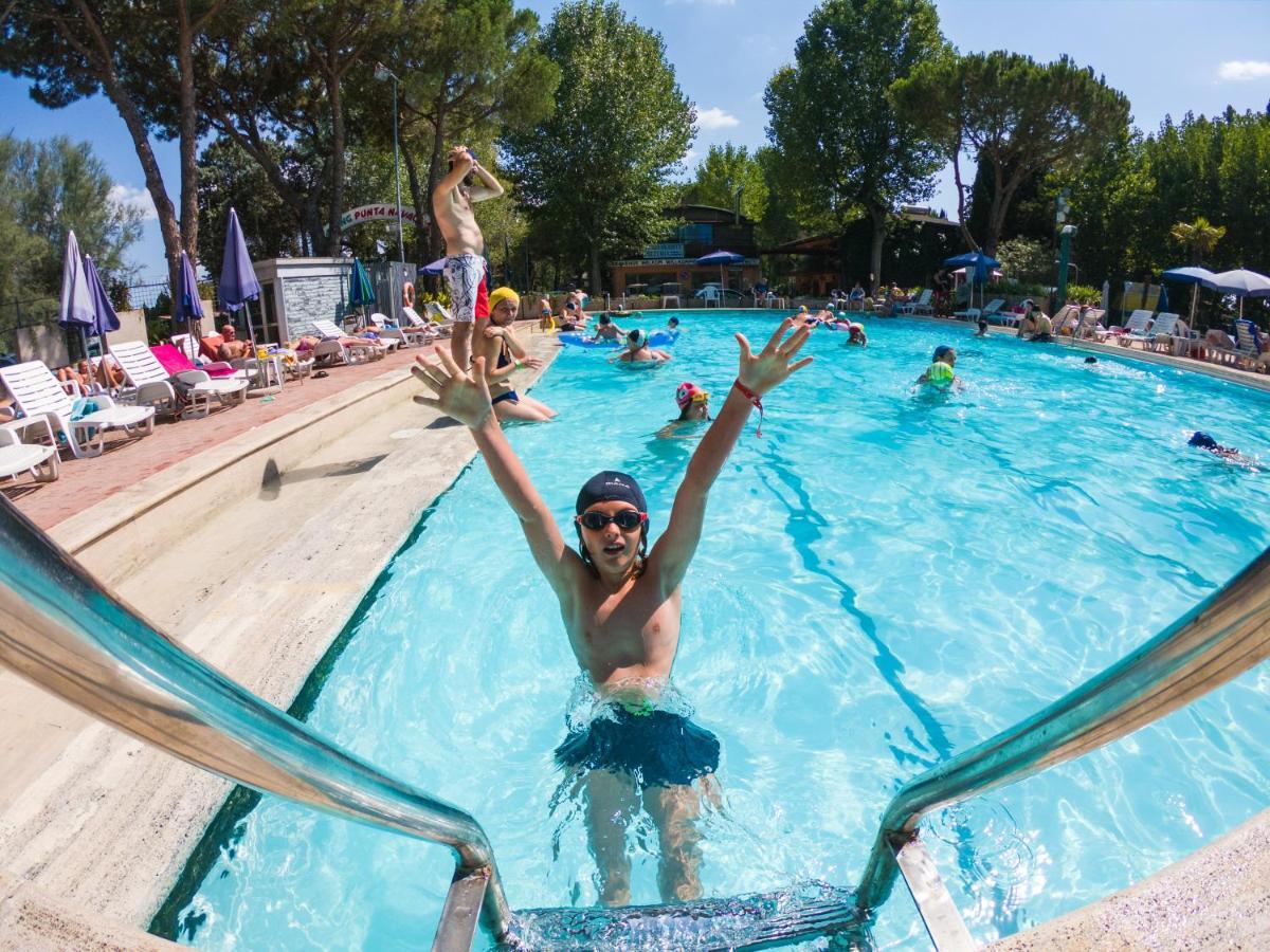 Camping Village Punta Navaccia Tuoro sul Trasimeno Bagian luar foto