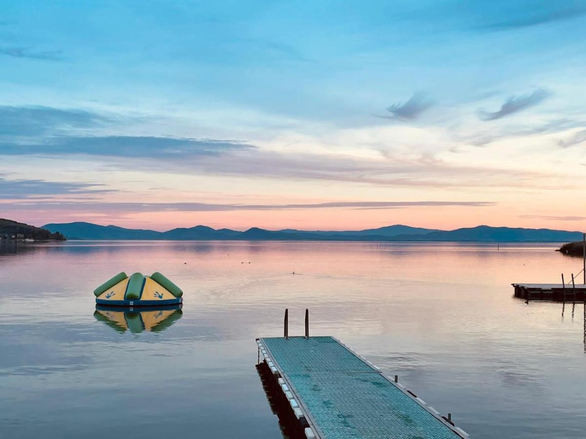 Camping Village Punta Navaccia Tuoro sul Trasimeno Bagian luar foto