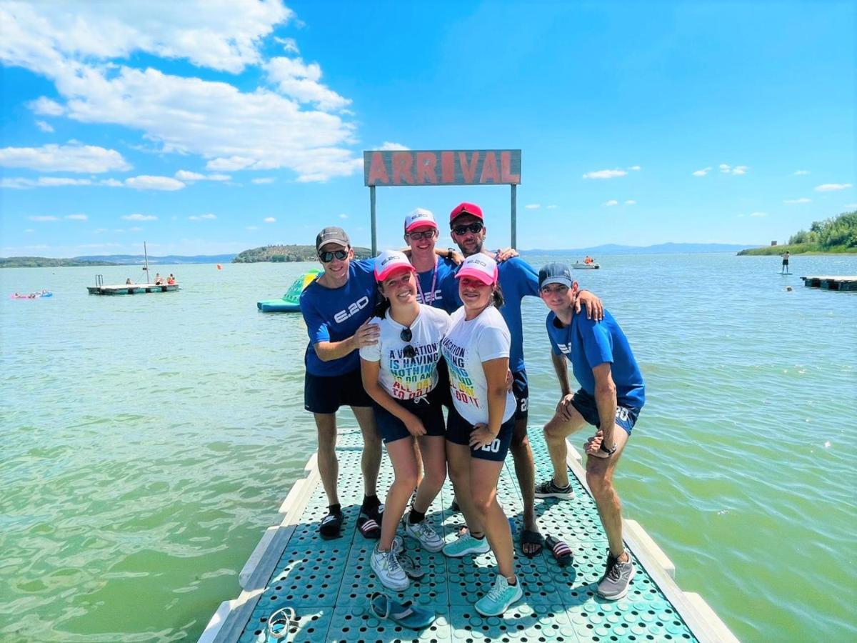 Camping Village Punta Navaccia Tuoro sul Trasimeno Bagian luar foto