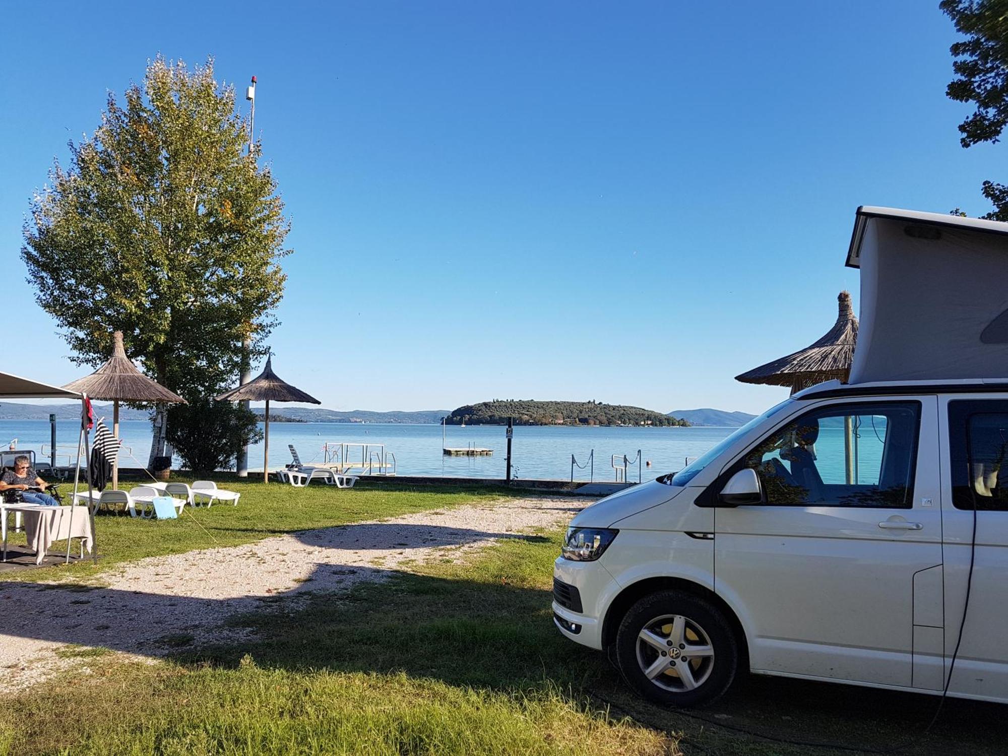 Camping Village Punta Navaccia Tuoro sul Trasimeno Bagian luar foto