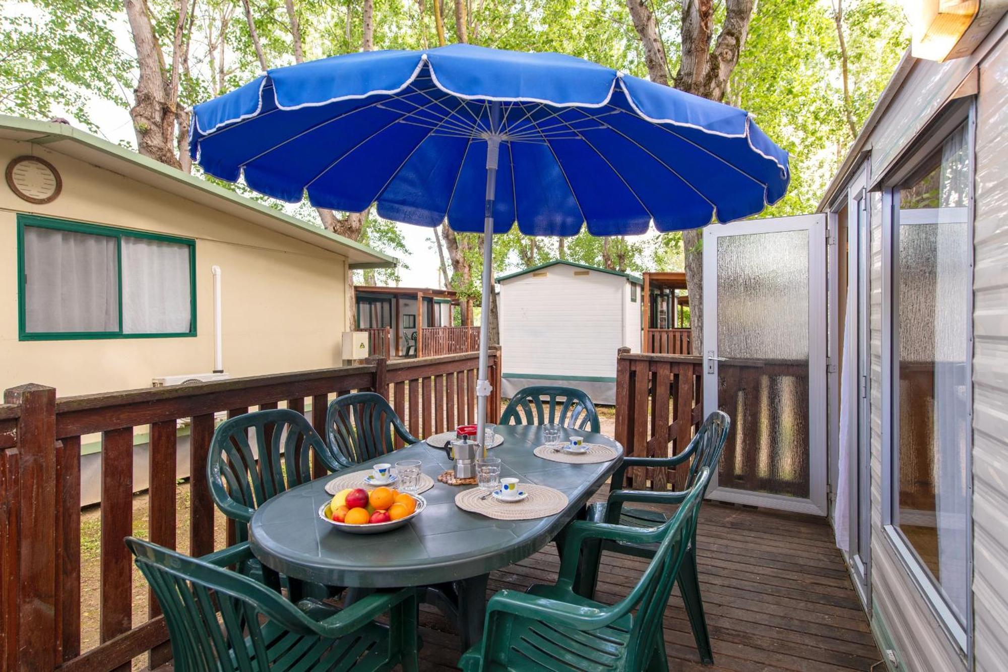Camping Village Punta Navaccia Tuoro sul Trasimeno Bagian luar foto