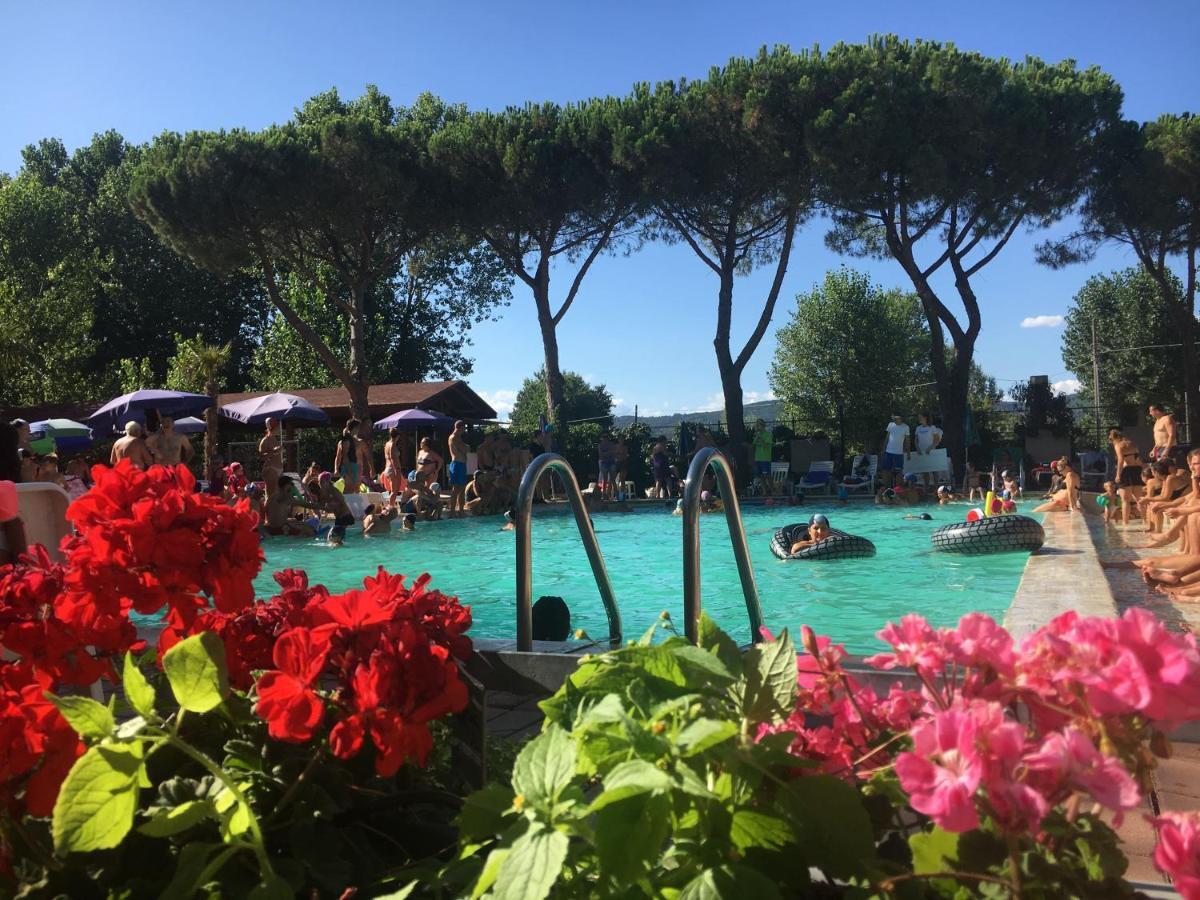 Camping Village Punta Navaccia Tuoro sul Trasimeno Bagian luar foto