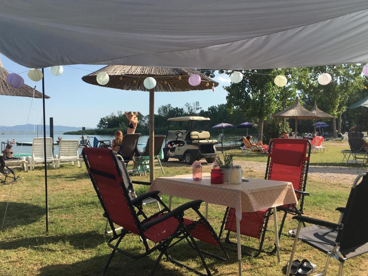 Camping Village Punta Navaccia Tuoro sul Trasimeno Bagian luar foto